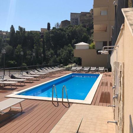 Casa Vacanza "Ilenia" - ตาออร์มินา ภายนอก รูปภาพ