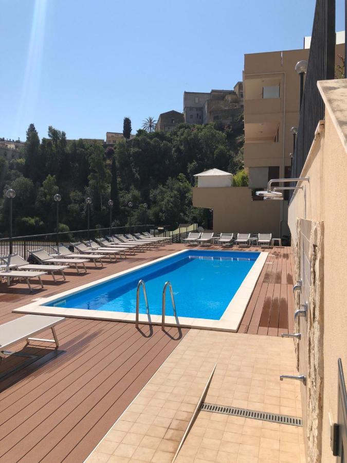 Casa Vacanza "Ilenia" - ตาออร์มินา ภายนอก รูปภาพ