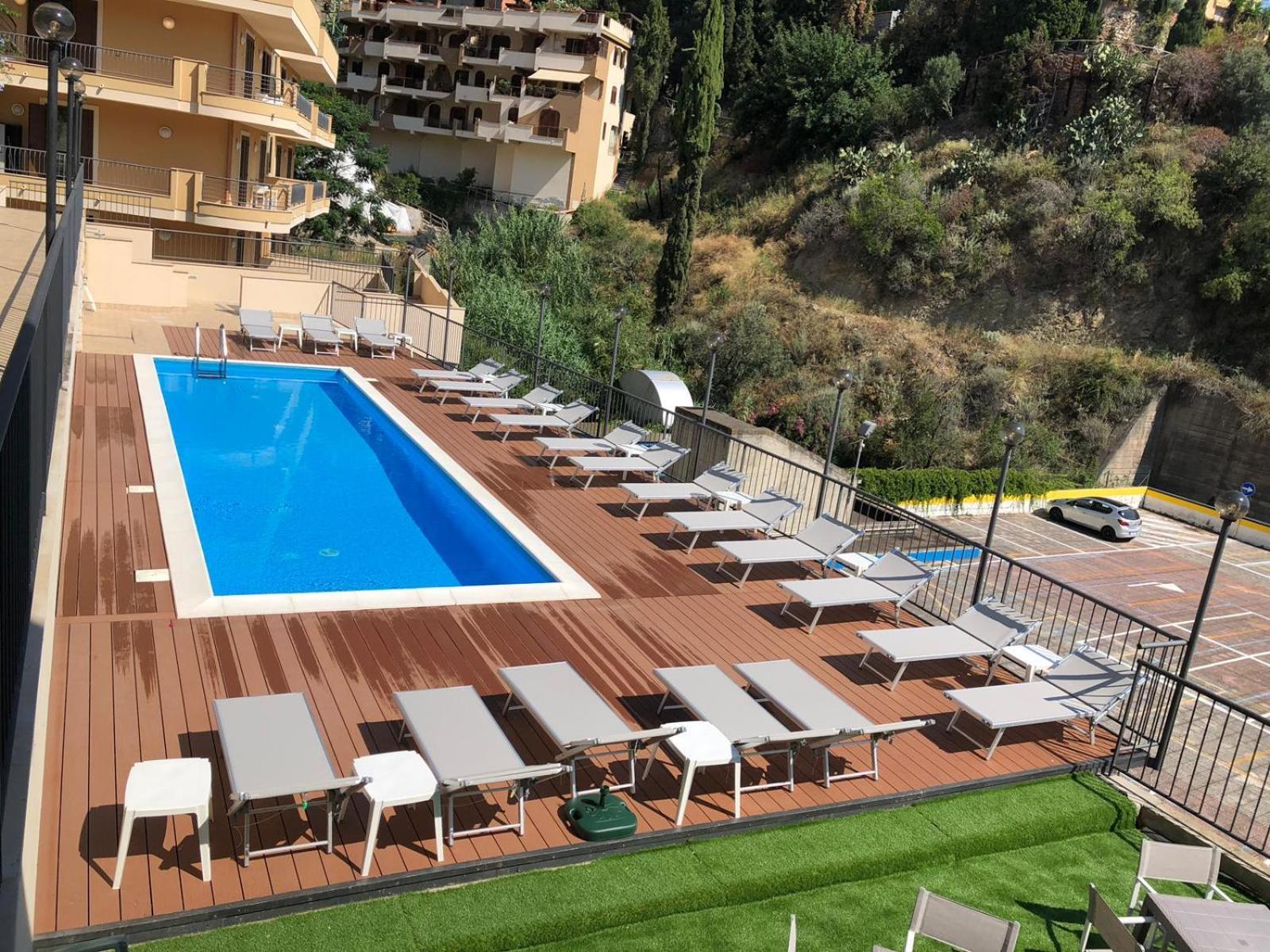 Casa Vacanza "Ilenia" - ตาออร์มินา ภายนอก รูปภาพ