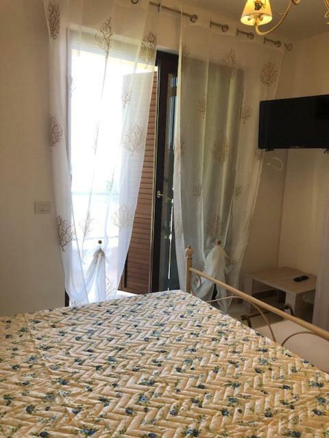 Casa Vacanza "Ilenia" - ตาออร์มินา ภายนอก รูปภาพ